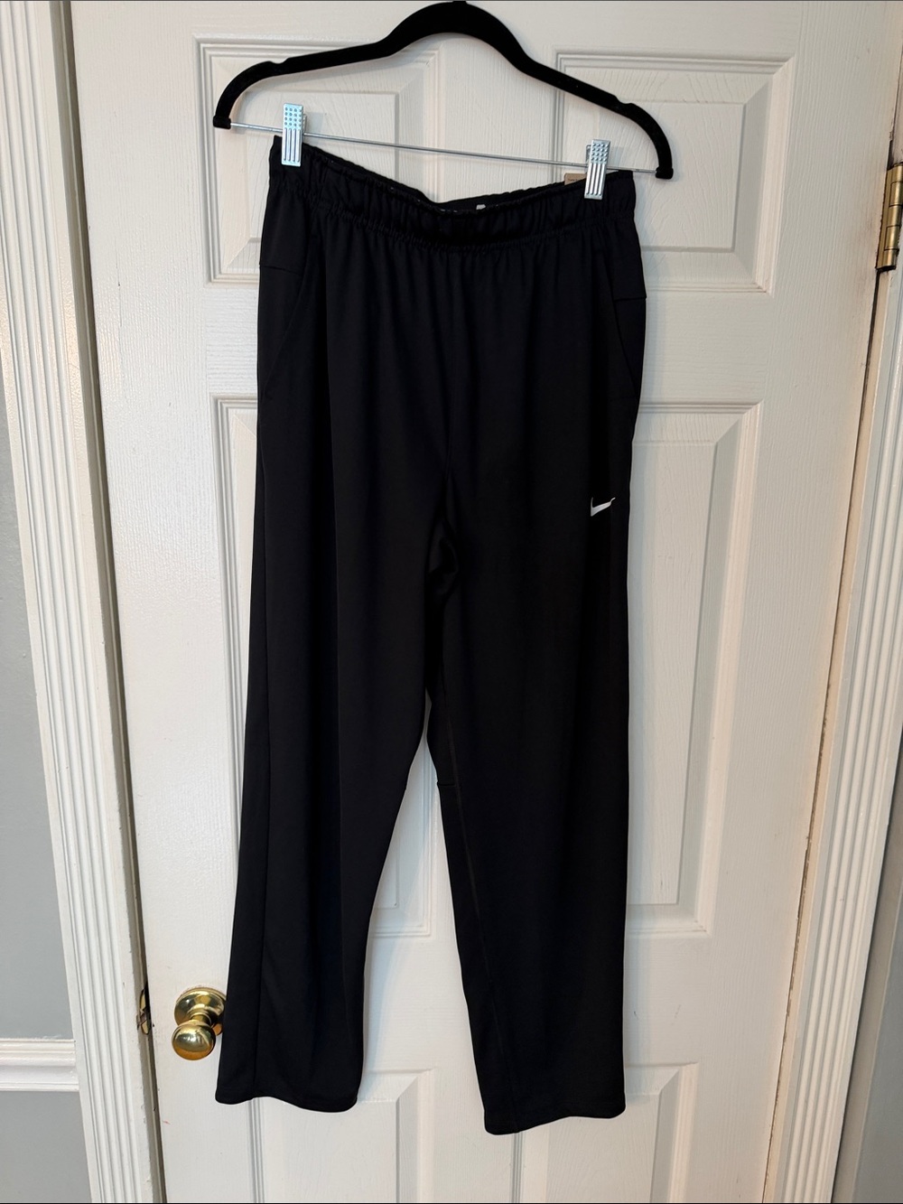 Nike Men’s Medium Black Joggers with White Swoosh NWT